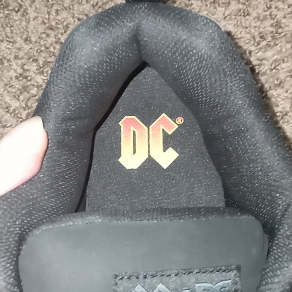 AC/DC branded DC shoes - Picture 3 of 4